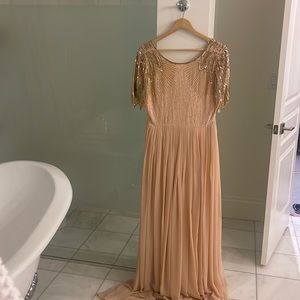 Gorgeous vintage-inspired maxi dress